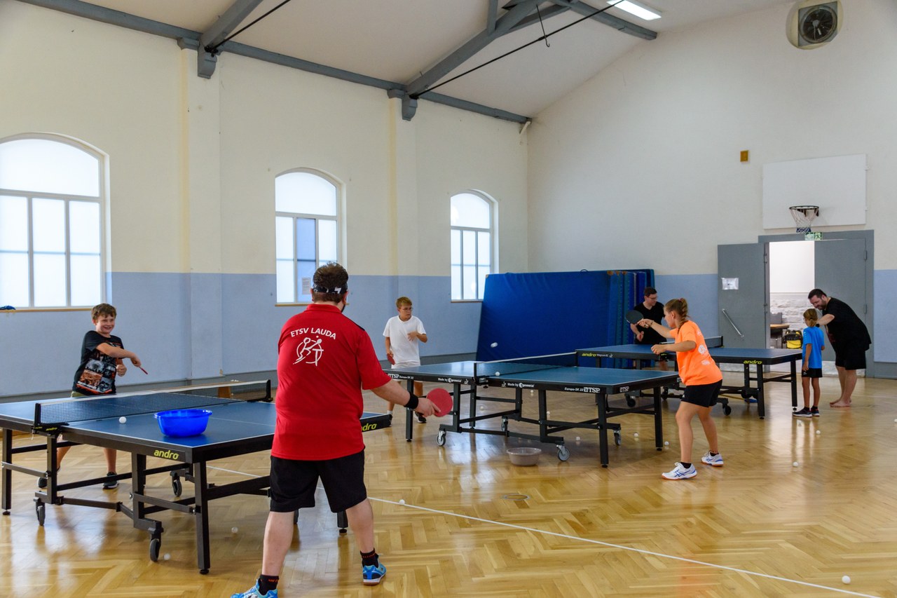 Ferienprogramm 2024: ETSV Lauda bot spannenden Tischtennis-Schnuppertag
